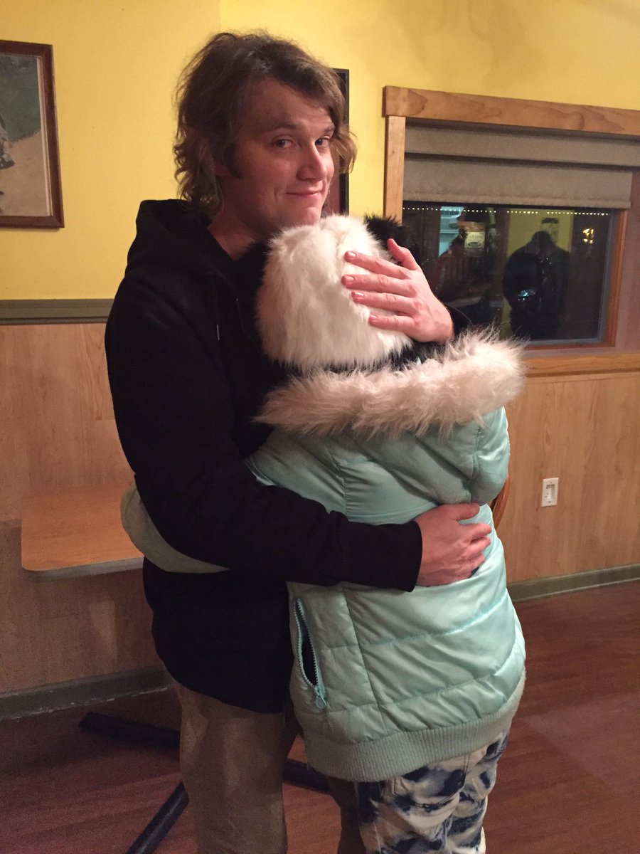 LegacyofCourage's tweet image. Our #link and #saria at a #crewdinner after another long day of filming Saturday. #legendofzeldamovie #filmfamily