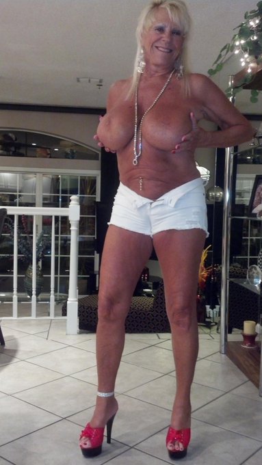 #tittytuesday - Mandi's got her's out for #titsoutTuesday Let's have fun! @IRrules @MilfCenter @jackmark1960<a href="/tag/tittytuesday"class="tags">#tittytuesday</a><a href="/tag/titsouttuesday"class="tags">#titsoutTuesday</a>