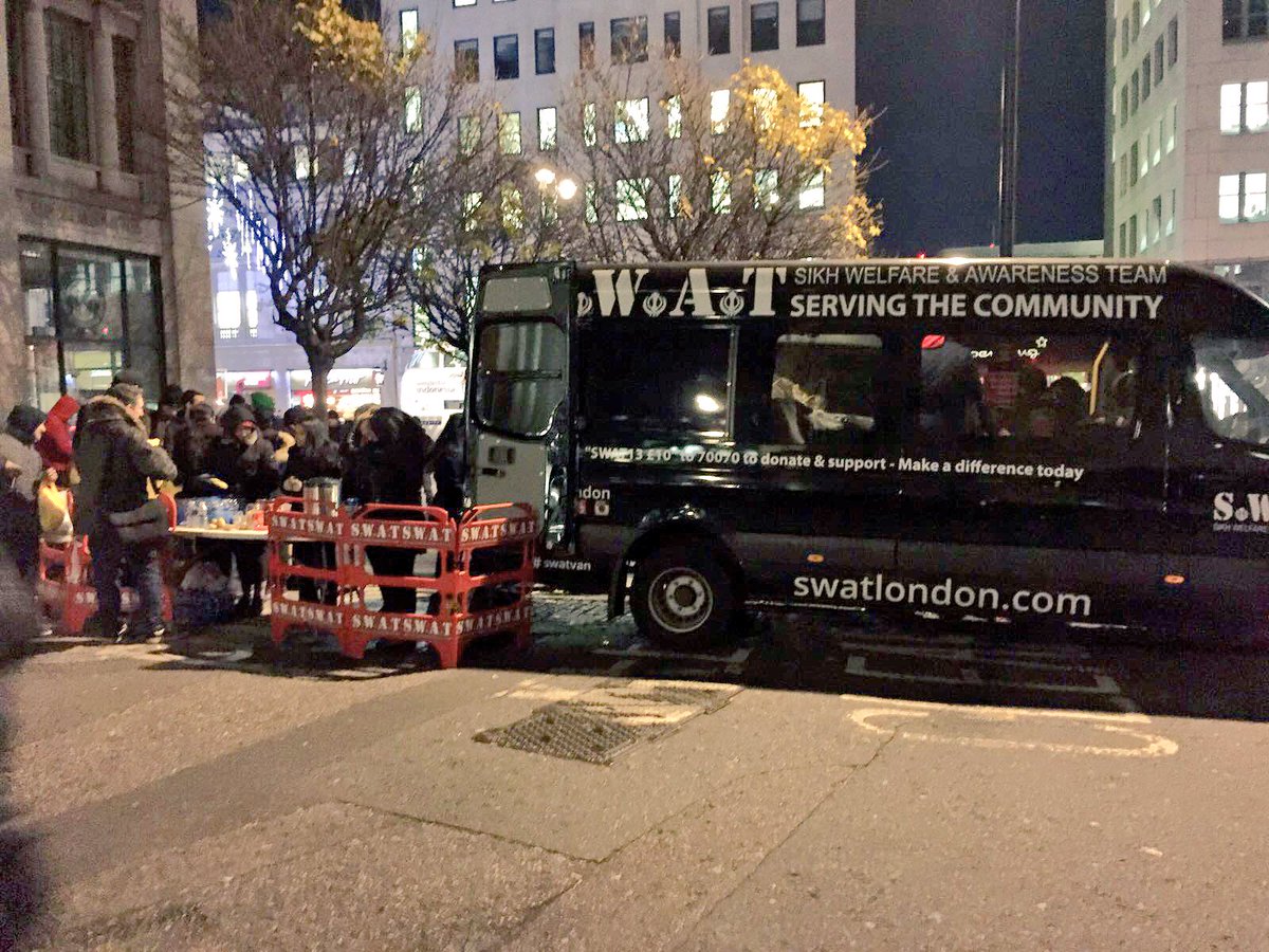 NishkamSWAT's tweet photo. Images from a very #cold winters evening in Central #London where #SWAT #volunteers provided meals and clothing to the #homeless. #waheguru https://t.co/il2LsJht8A