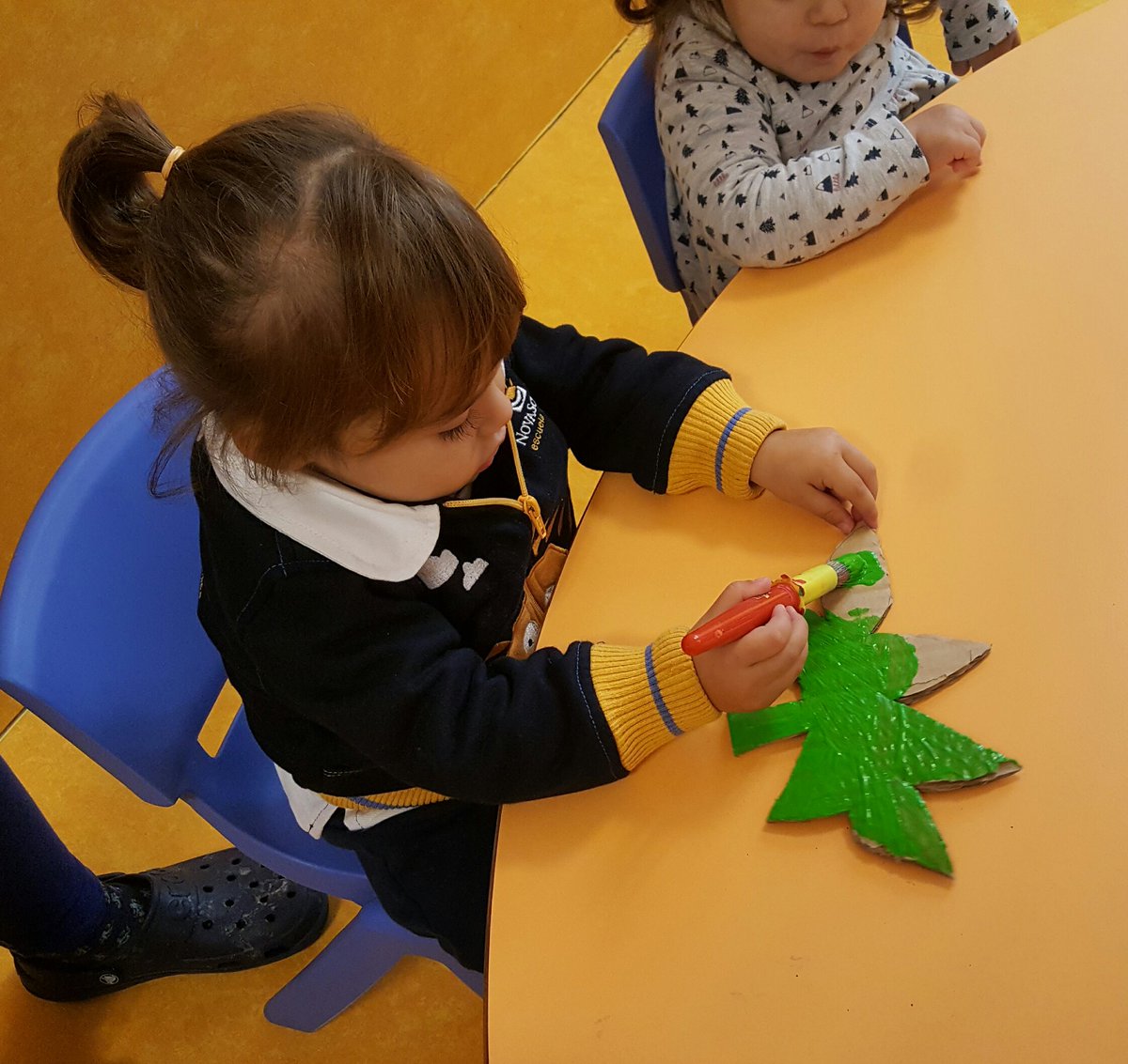 teacherpaloma's tweet photo. @Novaschool_es @SilviaPalomoCis @mar_garmtnez @mcranea Egg Carton Grapes!!! #ProyectoDIY #1yo #MalagaCentro https://t.co/P5XGKVOH93