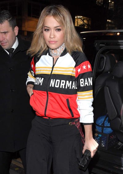 gossipdig's tweet photo. Rita Ora Defends Justin Bieber Punching Fan: I Know How He Feels! https://t.co/avdhVqql74 https://t.co/e1RyhLRTMx