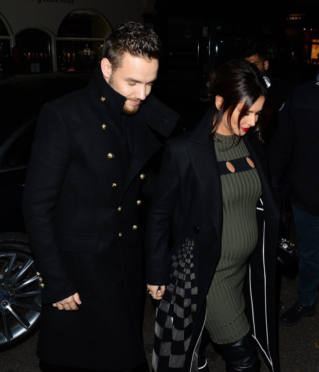 ziamsafes tweet picture
