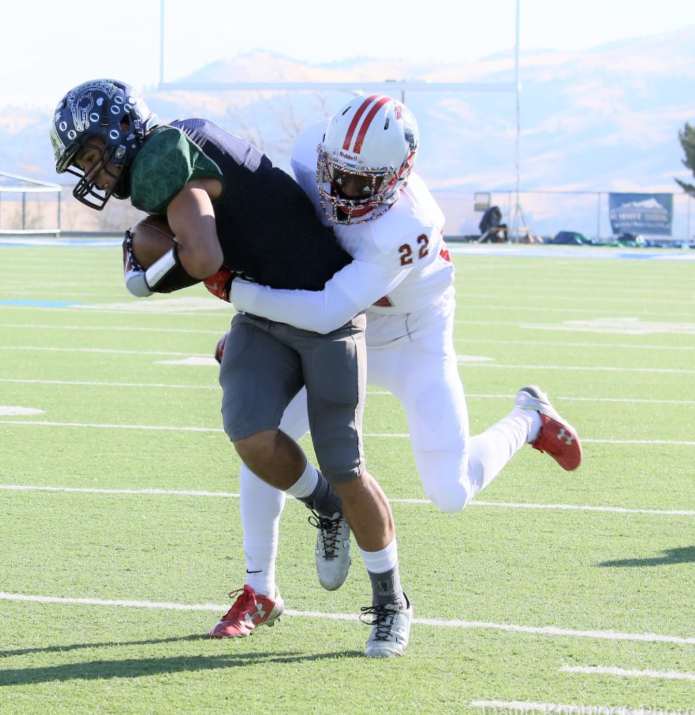 CoachMoniz's tweet photo. #22DB @MWATAERA with the tackle for No.21 Liberty HS(NV) Patriots #702hsfb #NVprepsfb #teamadidas #makinghistory #adidas https://t.co/aWq3GZnyoZ