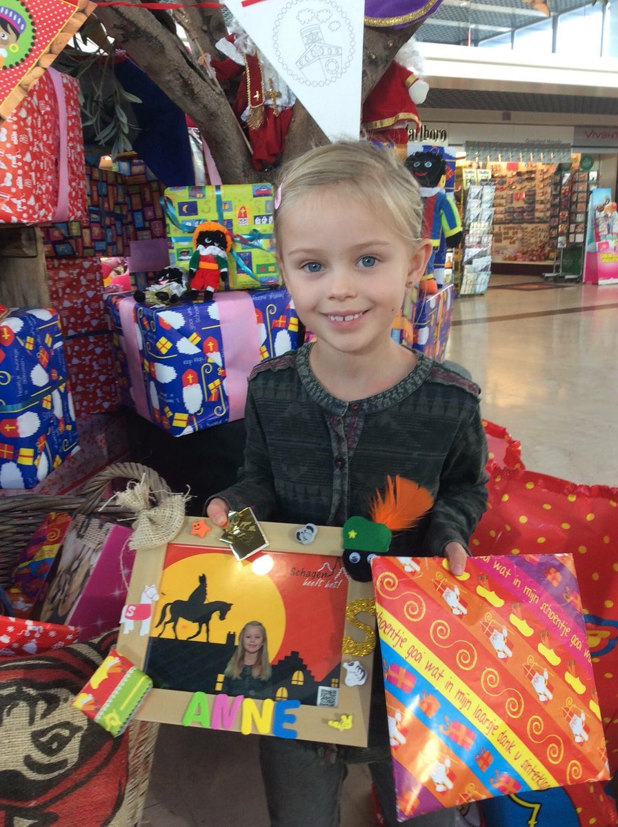 MakadoCentrum's tweet photo. Anne #kinderburgemeester 2016 genoot van haar leuke kortstondige job https://t.co/MgL02FRYlY