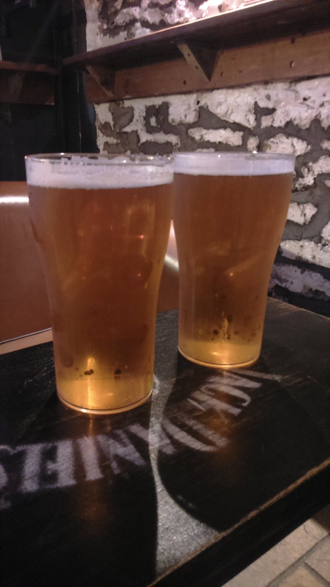 keefpapstick's tweet image. #beeroclock #bigpints #deserved @emmawriggle