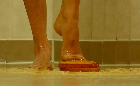 Scarlotssecrets's tweet photo. Check out my latest #sploshing #video https://t.co/yJvGBOsBgf #feet #cake #WAM #foodmess #cakejump #trifle #bikini #wammodel #wammer #buynow https://t.co/TLjEV2HML5
