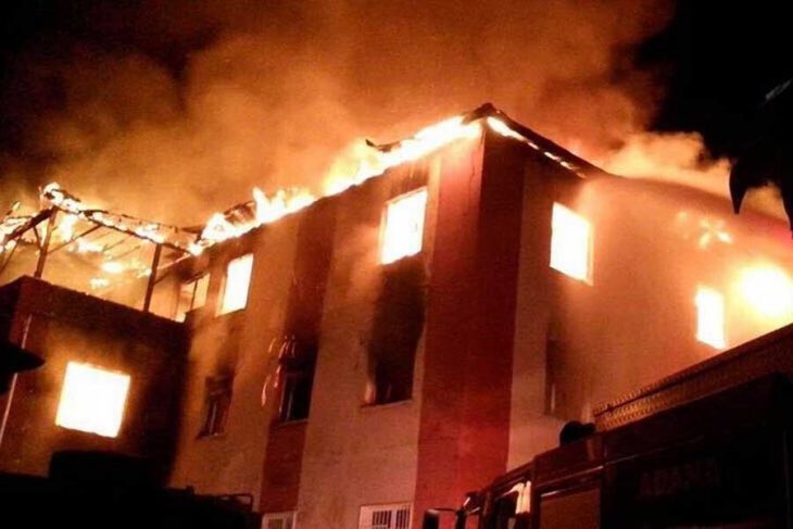 egitimsen's tweet photo. Adana'daki yurt yangınında ölen öğrencilerin sayısı ne yazık ki 15'e yükseldi! Yurtlardaki denetimsizlik ve ihmaller daha kaç can alacak?... https://t.co/cXvapmIX2V