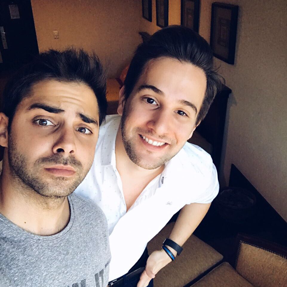 JoanCwaik's tweet photo. Vinimos con @gregorossello a #EmprenderChaco y jugamos con algunos chiches tech. Chequeen nuestras historias de Instagram! 🚀📱 https://t.co/fDjEScdZ8l