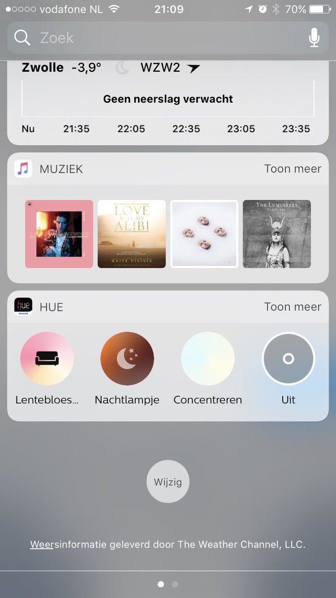 LeonSiebert's tweet photo. @tweethue only 4 scenes possible in widget after app and bridge update!? Am I doiing something wrong?? #hue #iOS10.1.1 #HELP https://t.co/zwYTIwPpua