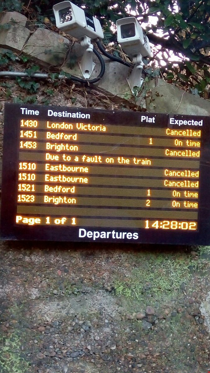 Budgenat0r's tweet photo. @SouthernRailUK Hey.  These trains... https://t.co/2vqcpOOxmv