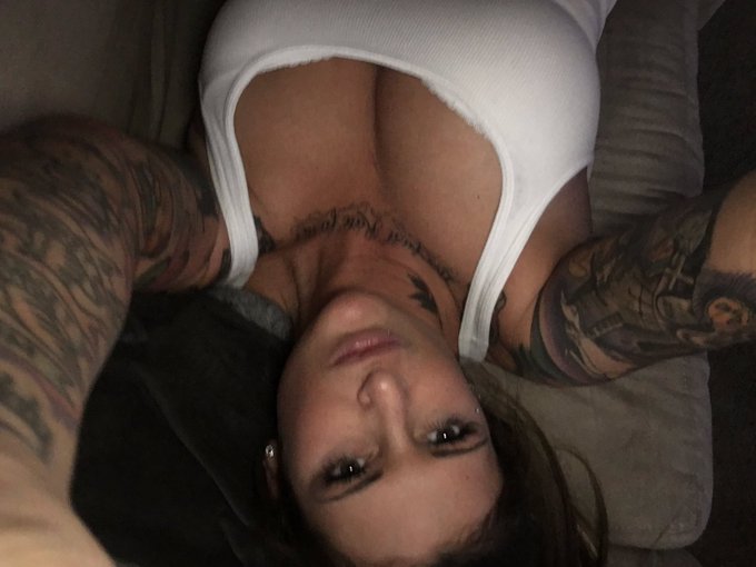 In a relationship with my couch ! https://t.co/NakmSEXLVH<a href="/tag/naturalbeauty"class="tags"><span>#naturalbeauty</span></a><a href="/tag/nomakeupselfie"class="tags"><span>#nomakeupselfie</span></a><a href="/tag/bigboobs"class="tags"><span>#bigboobs</span></a><a href="/tag/smilemore"class="tags"><span>#smilemore</span></a>