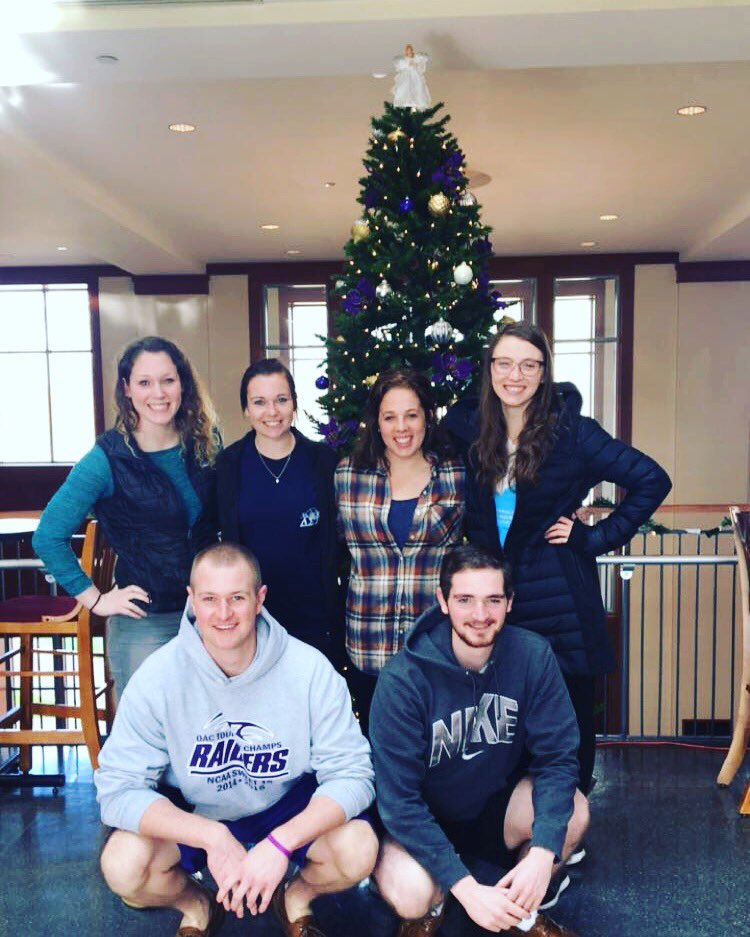 KatieVance14's tweet image. a femury Christmas and a hippy new year ❤️ here&apos;s to the last two weeks of class and finals with my favorite people! #musculoskeletalsystem