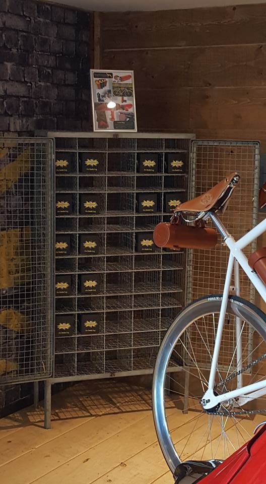 Cafe_Ventoux's tweet photo. Very pleased to see that Hopkinson of England Classic leather cycle waterbottle/ tool holders arrived today in #Christmas #classiccycles https://t.co/kx5J74xvOG
