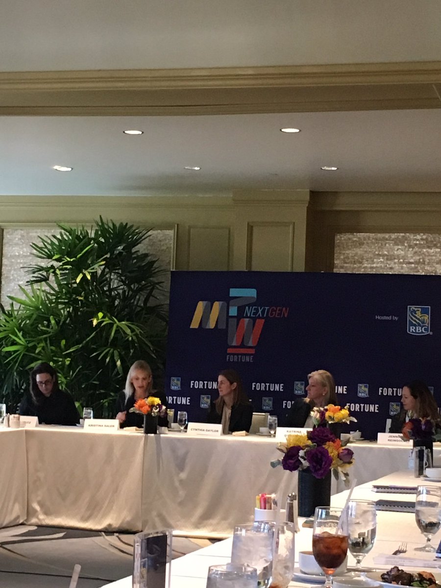 AnaCastillo's tweet image. CFO roundtable #FortuneMPW "being strategic therapists" Etsy, Pivotal and Banana Republic CFO's