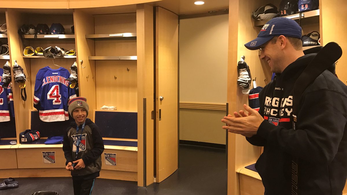 Honorary #NYR Coach Bryce gives Step some pregame tips! #GDFWeek https://t.co/i0caqmOf7s