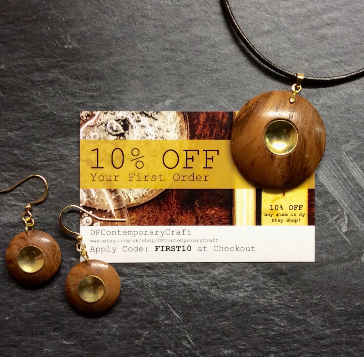dflowersmaker's tweet photo. With December fast approaching, why not have 10% OFF your first order; support local craftsmanship this Christmas! https://t.co/QPn6ypBzaS