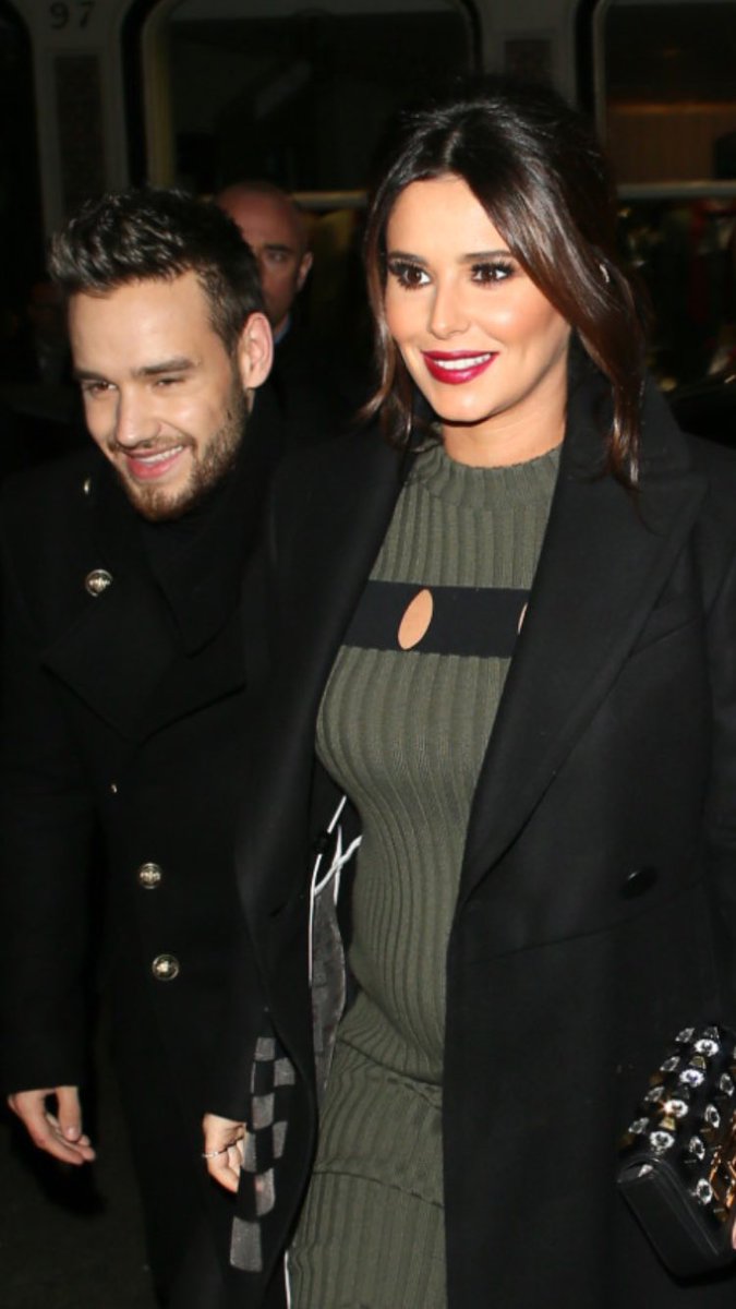 Narry4Meh's tweet photo. Seeing Liam And Cheryl this HAPPY is all that matters rn 😍✌🏼️ https://t.co/XsHss2z8jL