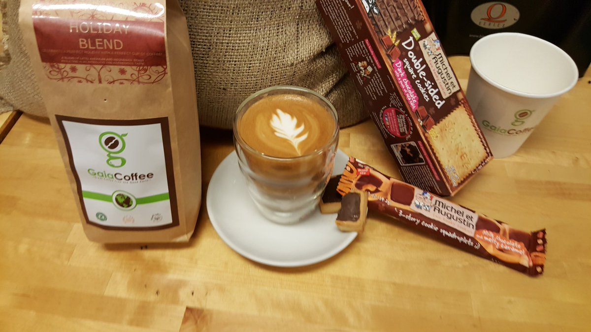 upscalecoffee's tweet image. Having a perfect latte with our holiday blend Coffee #Gaiacoffee and amazing cookies from #MichelEtAugustin