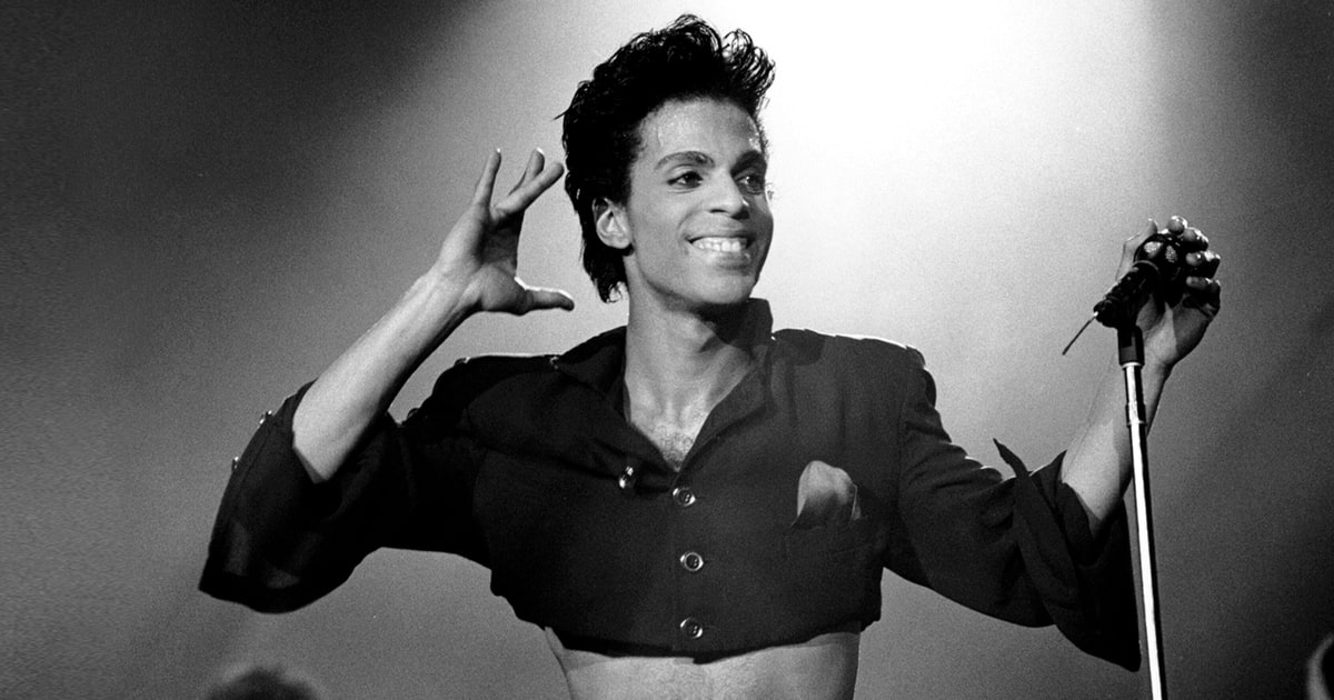 RollingStone's tweet photo. A new Prince documentary with Bono, Mick Jagger and Lenny Kravitz will be released in 2017 https://t.co/j7GJcALOd8 https://t.co/pgjtM2cEhH