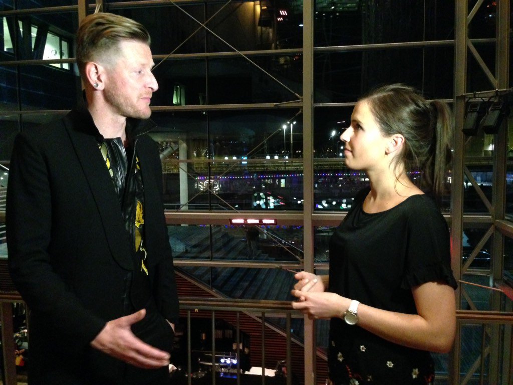 Ozark Henry vertelt over ontmoeting Willem-Alexander&amp;Maxima en Filip&amp;Mathilde. Hij mocht daarnet optreden voor hen.