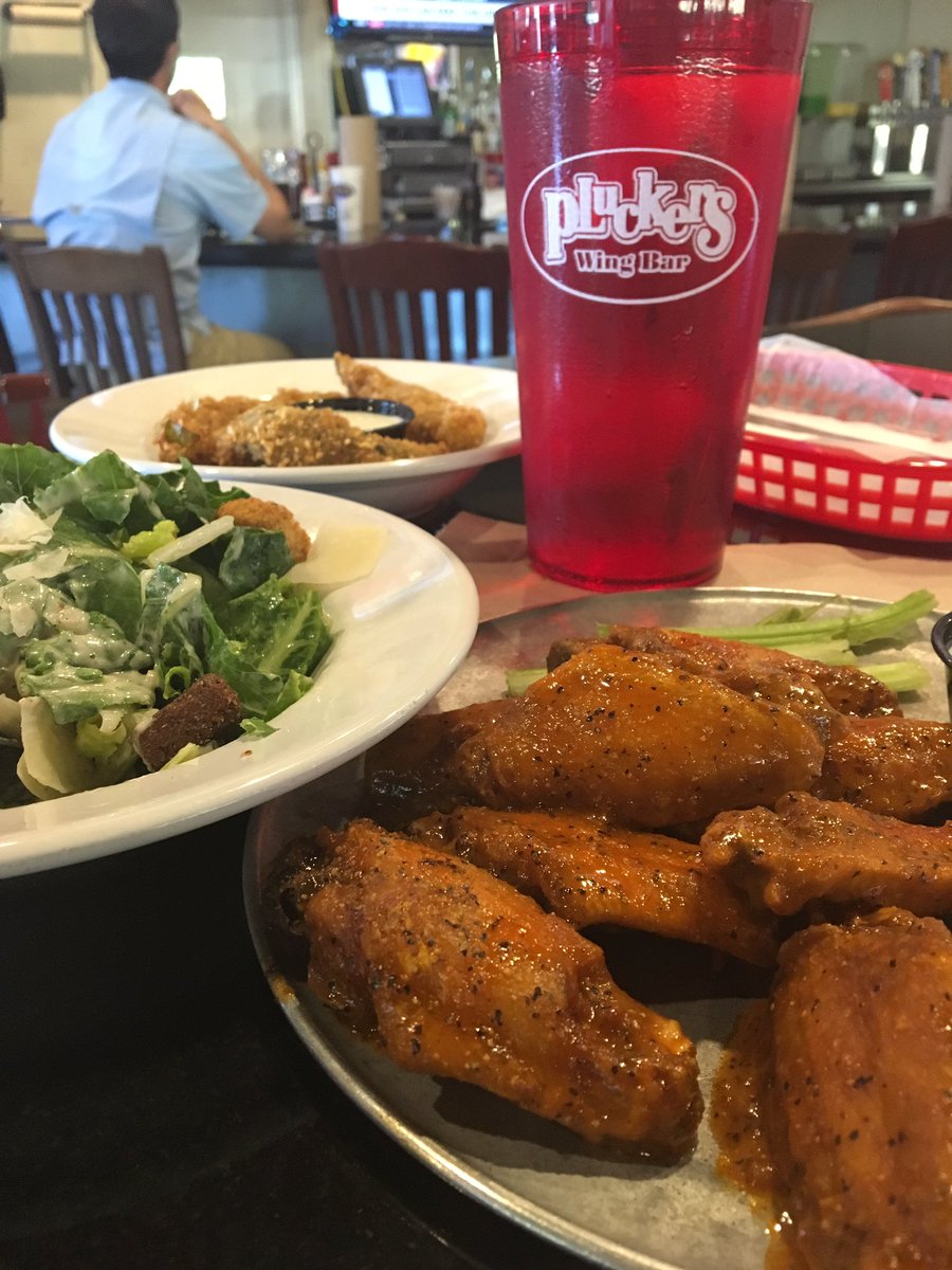 loopecalte's tweet image. A girl can enjoy pluckers all by herself, right??😅😛💕