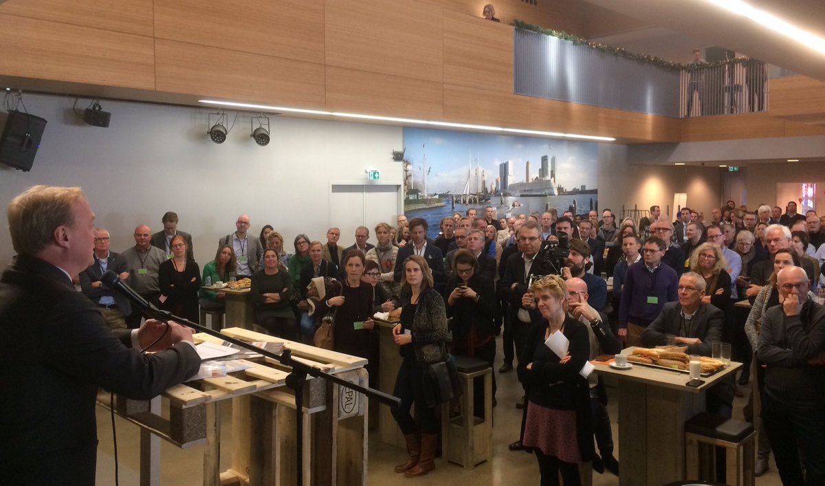 RuimteOK's tweet photo. Wat een kennisfeest! Spieken en leren van elkaar vanaf nu de nieuwe norm bij bouw scholen &amp; kindvoorzieningen Dank voor delen #Kennisdag2016 https://t.co/N7CfOJcPzM