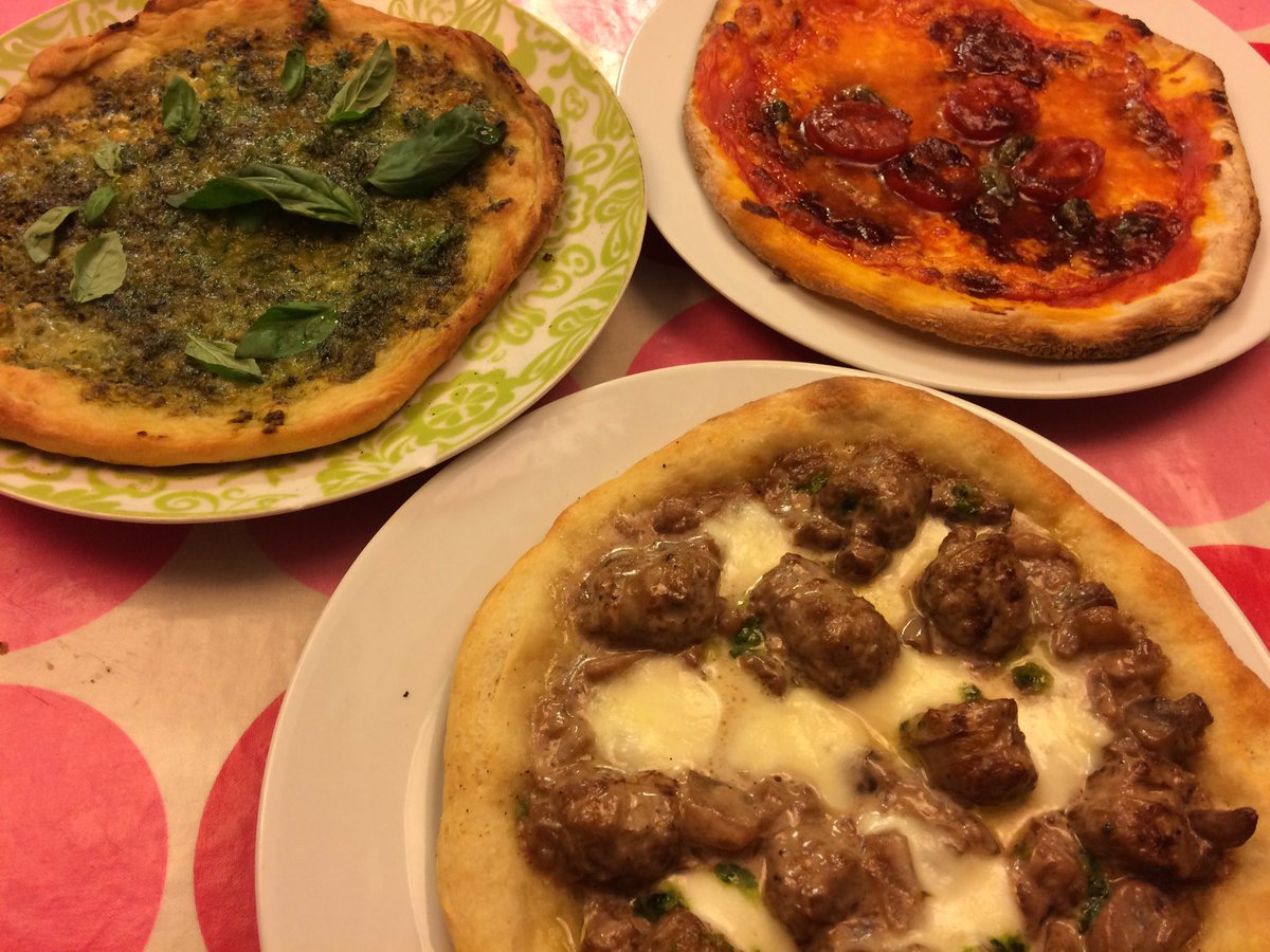 Duelo de pizzaaaaas 😂🤘🏽<a href="/JuanMChef4/">Juan MasterChef 4</a> <a href="/PabloMChef4/">Pablo MasterChef 4</a>  <a href="/MasterChef_es/">MasterChef</a> en la noche de #MasterChefCelebrity