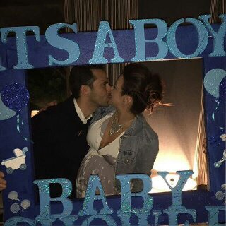 vilu_11nt's tweet photo. Feliz CUMPLEAÑOS al papá 💚 del más guapo #GerardoCasanova 👽🎂🎉🎊 que vengan muchos años mas @silvnavarro dale nuestros saludos del NT 😘💜 https://t.co/ekFPN5soGl