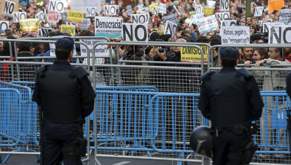 A3Noticias's tweet photo. #ÚLTIMAHORA: El Congreso aprueba derogar la Ley de Seguridad Ciudadana o 'ley mordaza' https://t.co/Xy9wgFCMqx https://t.co/OyBMePwEDI