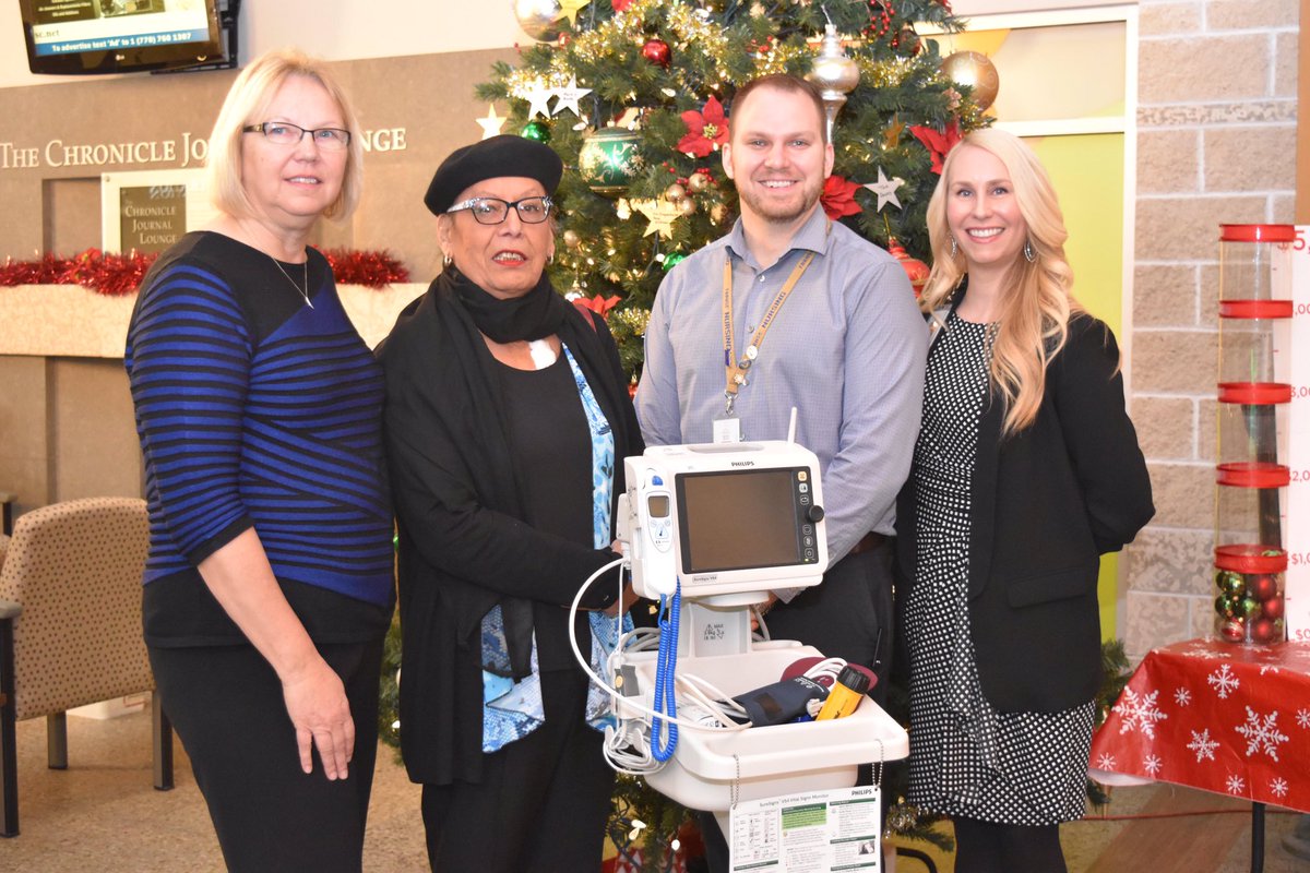 AmandaBjorn's tweet photo. #GivingTuesday at TBRHSC https://t.co/ECetZlASbf https://t.co/iBB9lHRnHk