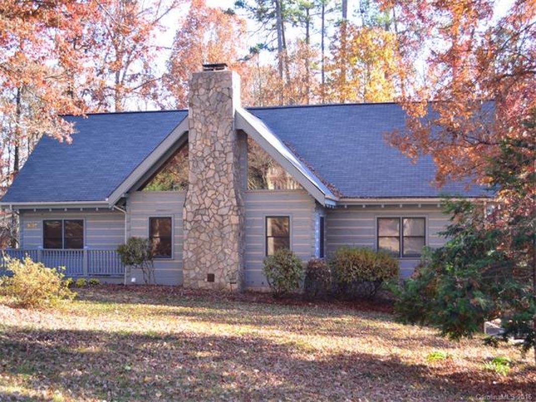 LakeNormanRE's tweet photo. Check out our newest listing in #Newton! Tell us what you think!  #realestate https://t.co/3sEh2725GM https://t.co/42isDxPcfz
