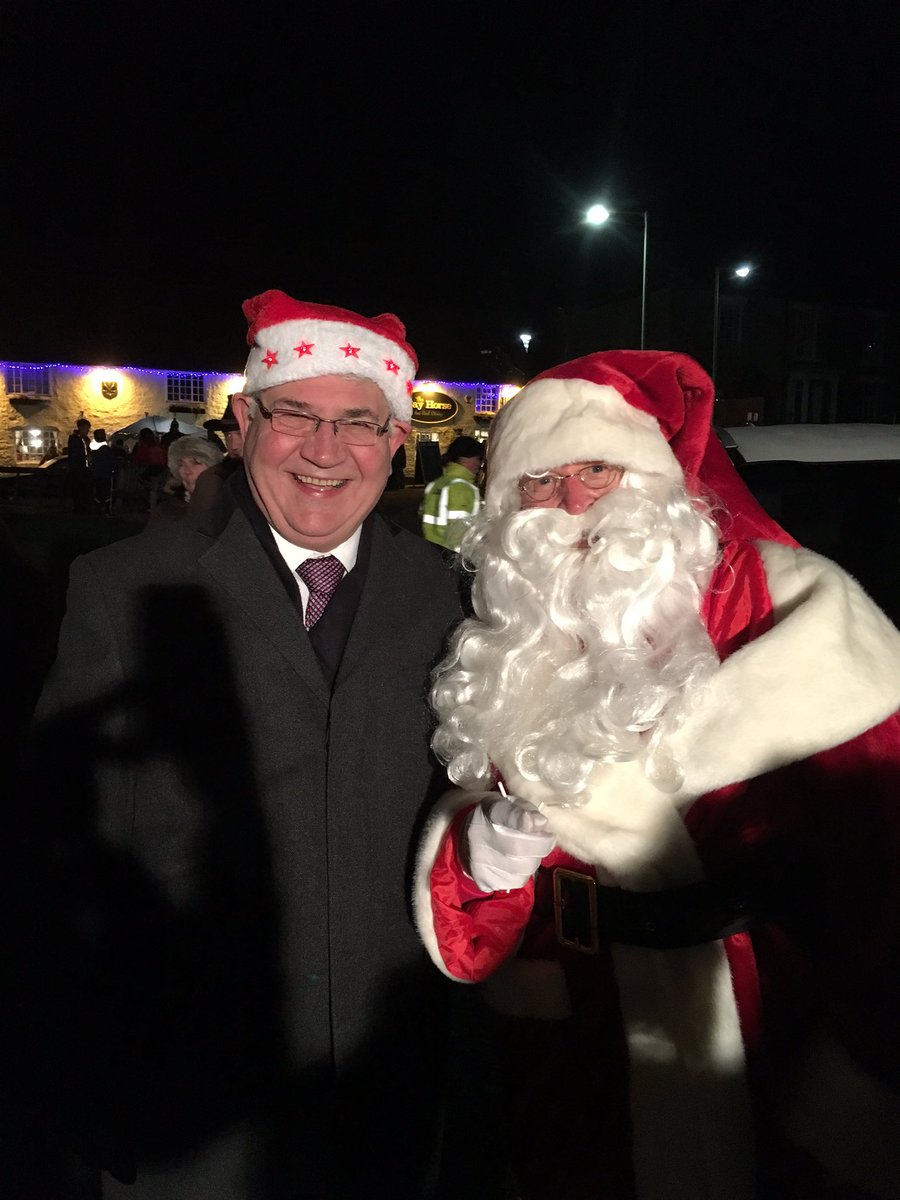 AycliffeNPT's tweet photo. @RonaldHogg1 telling Santa what to get his exceptional staff for Christmas #no1force #durhamdiffrence https://t.co/rXtZsCyEgJ
