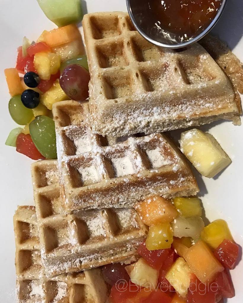 BraveBudgie's tweet photo. Drove an hour to try Flying With Jerome and it was worth every second! 😍 @flyingwithjerome #frenchbakery  #clearwat… https://t.co/IhMzGJ9Z2L