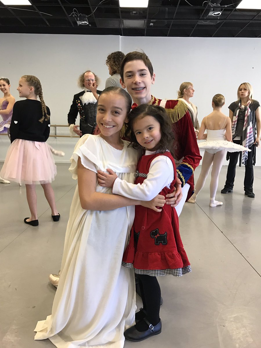 seevanessacraft's tweet photo. Previewed the #phoenixballetnutcracker and hung out with the ballerinas today! #phoenixballet https://t.co/9YuDE7HVMt https://t.co/iSpWFFVaYz