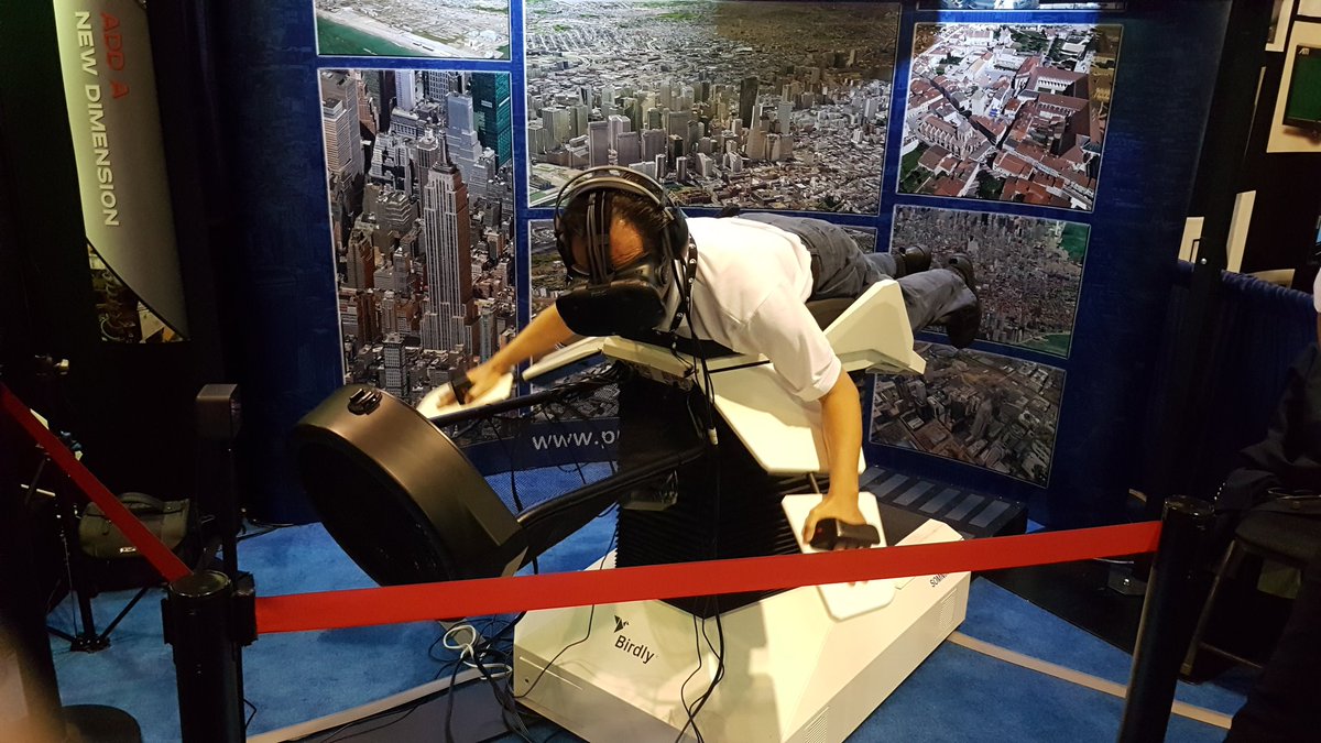 Erquessewen's tweet photo. Awesome fun fighting over Manhattan!! @karen_blackmore @i3_lab #IITSEC https://t.co/lKOy4k8VcN