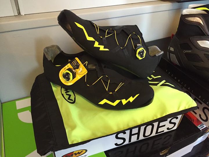 And finally... they hit the shelves! #ExtremeRR!!!
Ph. <a href="/PacelineCycles/">Paceline Cycles</a>