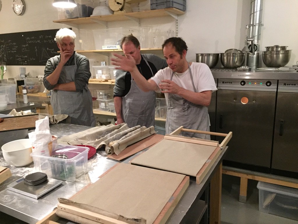 pitvistwit's tweet photo. Geweldig inspirerende broodworkshop bij de #BakingLab van Jechiam Gural. Terug naar de basis van brood! https://t.co/Ny9Z3FXKFp