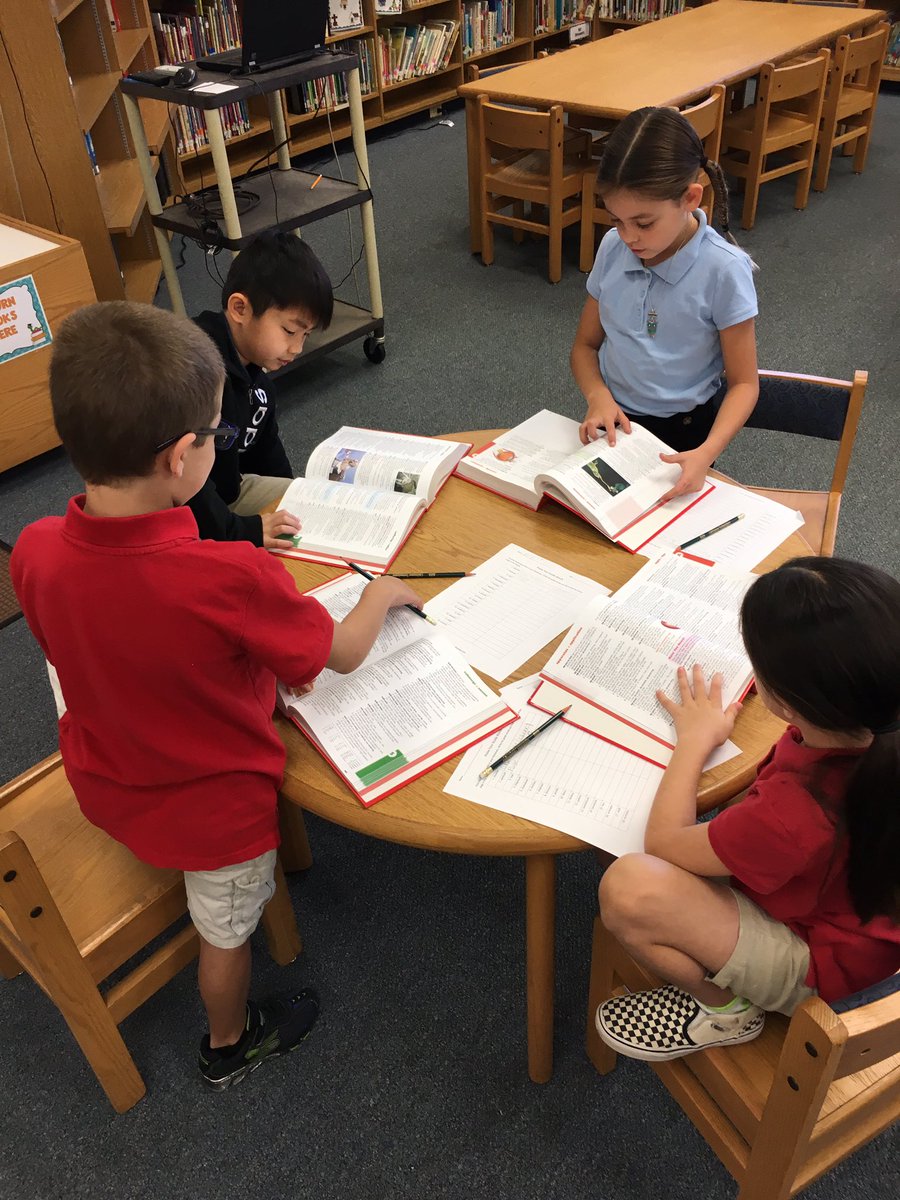 traceymikos's tweet image. Even in today&apos;s tech-driven world, it&apos;s great to see Ss learning dictionary skills! @OrmondBeachElem #dictionary #guidewords #ELA