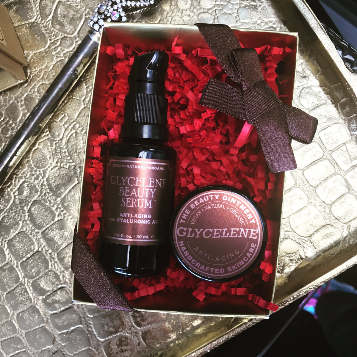 Glycelene's tweet photo. If I was stranded on a desert island, my #skin would survive on these 2 #vegan #organic #glycelene products. #thebeautyointment #beautyserum https://t.co/rPe3QJu9UY