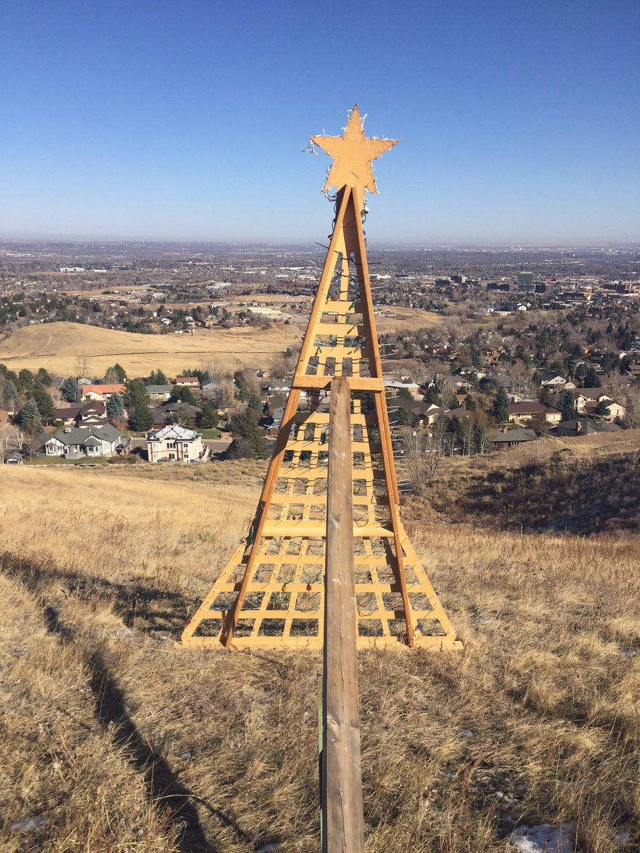 digital_diva's tweet photo. @WestMetroFire @BearCreekLake if u didn't already, plz remove this fire hazard. north of dirt rd above w exposition. thx! #greenmountainfire https://t.co/bTqNleSXTB
