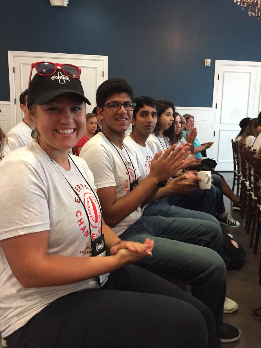 laurbrien's tweet photo. 5,700+ superheroes are positively changing our world. I gave bc when their powers combine...magic. https://t.co/LOUTb8H3ta #CokeScholarsGive https://t.co/Rl12Mqw72Q
