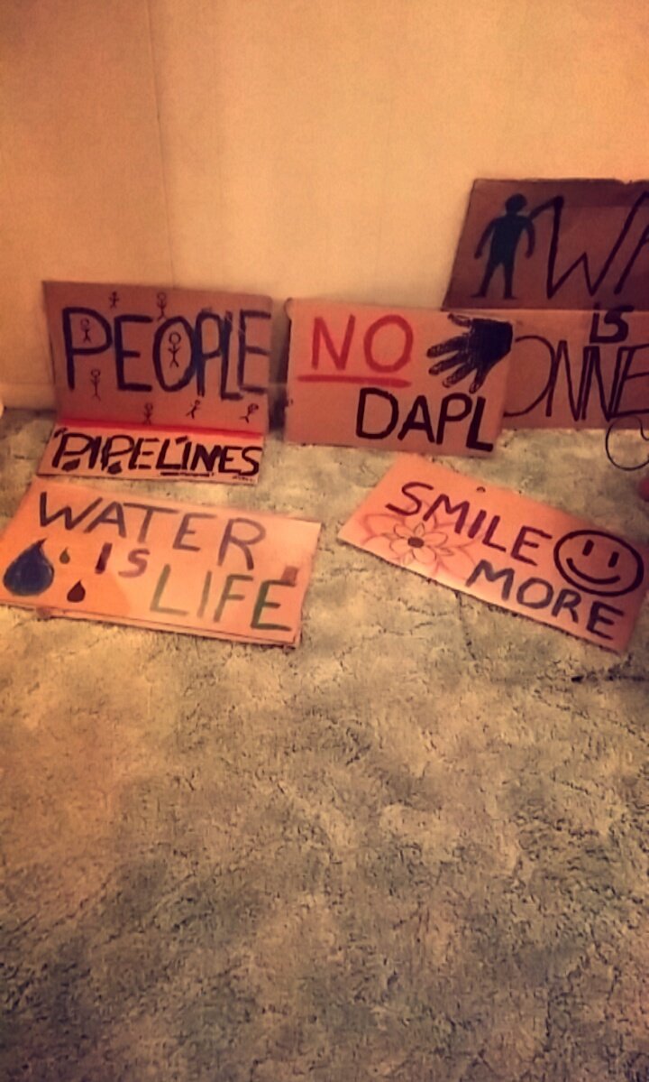 PsychedelicLiz's tweet photo. So far so good. @DivineSymbiosis  #SignMaking #NoDAPL  #WaterIsLife #PeopleOverPipelines #WaterIsConnected #SmileMore https://t.co/5f26DJCsgf