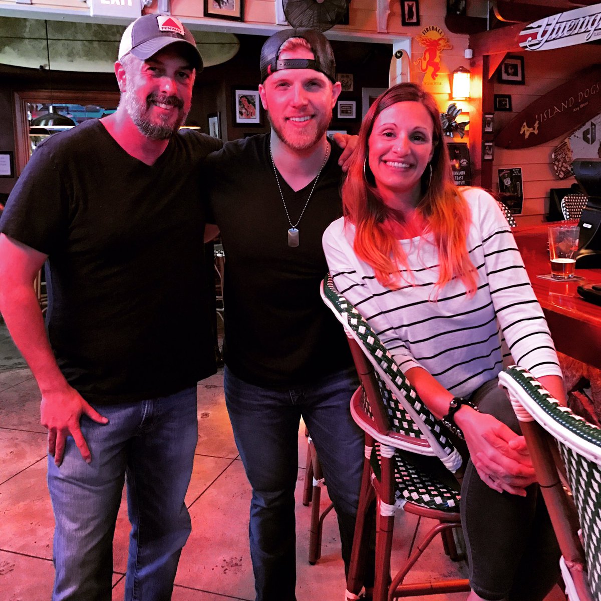 Made forever friends with David &amp; Alysia from <a href="/IslandDogsBar/">Island Dogs Bar</a> - we packed the place out and had a blast! Thank you!!
