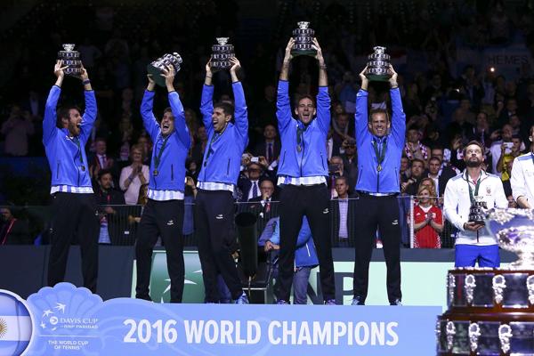 Maj1056's tweet photo. #CopaDavis2016,gracias equipo! https://t.co/rVEgxWqm54