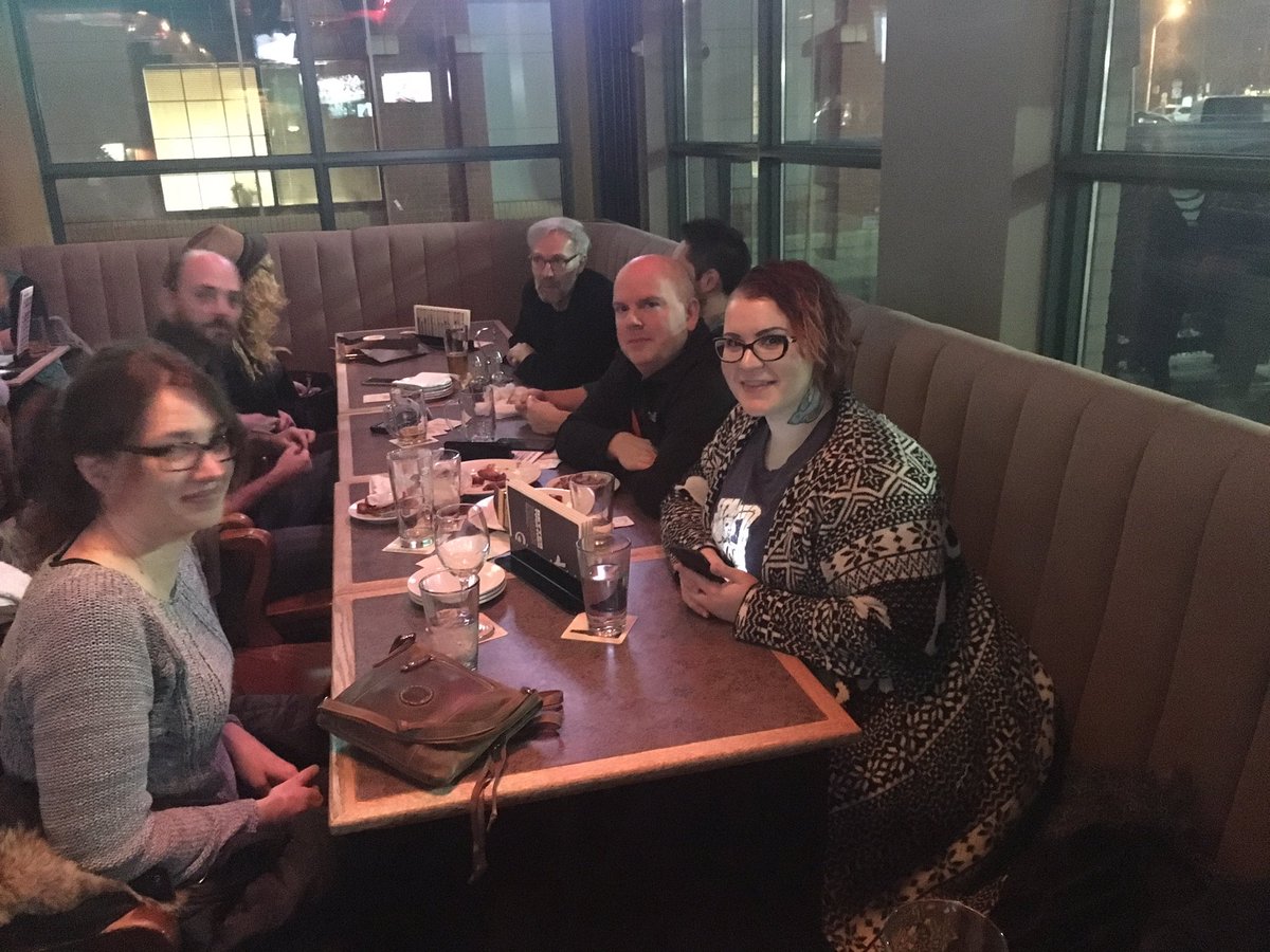 ShiningHappy's tweet photo. We're having a blast at the #cceyegpubnight @CCE_editors https://t.co/qpS2ZEFG2H