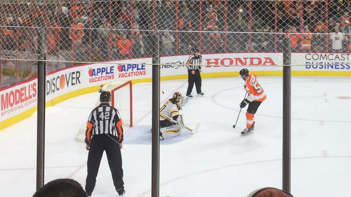 CptnMorganJDan's tweet photo. A shot of @s_ghost14 ' winning goal in a 9 round shoot out tonight https://t.co/Gt4MzSuvhR