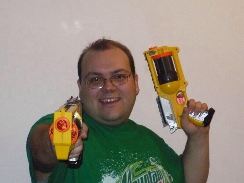 InvadeMeMikey's tweet image. You vs The guy she tells you not to worry about