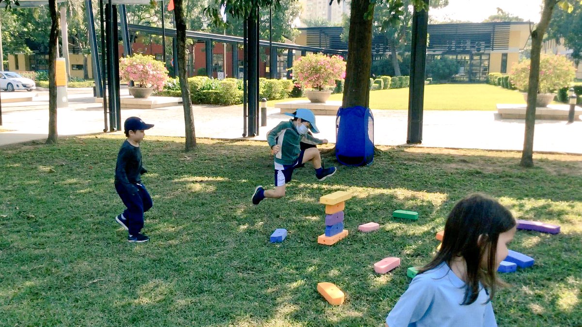 PEAndyD's tweet photo. Kinder athletics - what helps you jump really high? #unishanoiexcellentlearning #inquirype https://t.co/KVYYMJzFqa
