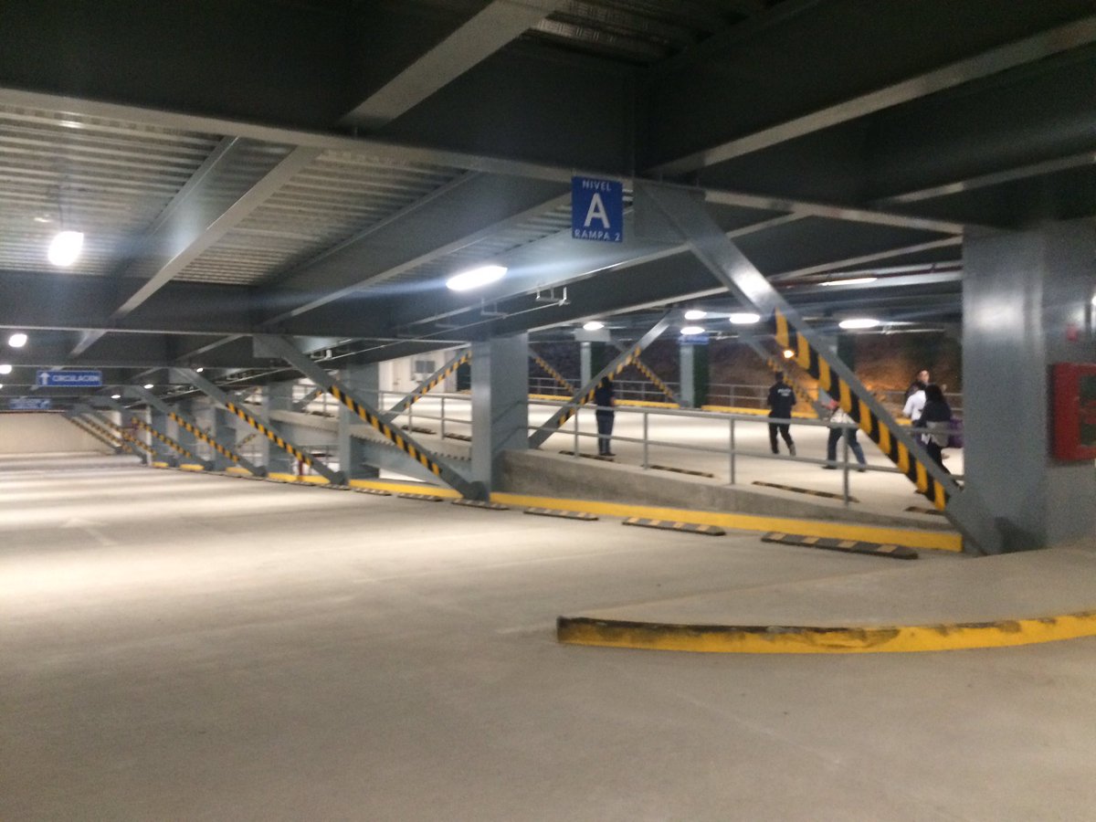 AHSibaja's tweet photo. Un estacionamiento con capacidad de 600 vehículos; el Parque Guelaguetza; un paso vehicular inferior con retorno vial, @STyDE_GobOax (2/3) https://t.co/U43xrmlRMN