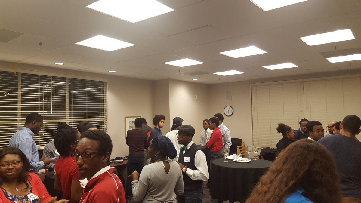 ahmadbwright's tweet photo. Helping students and alumni build community - #meaningfulwork to me!
SBSE Black in Engineering and Tech!
@StanfordBEAM
#diversitynetworks https://t.co/OHLPfhupNr